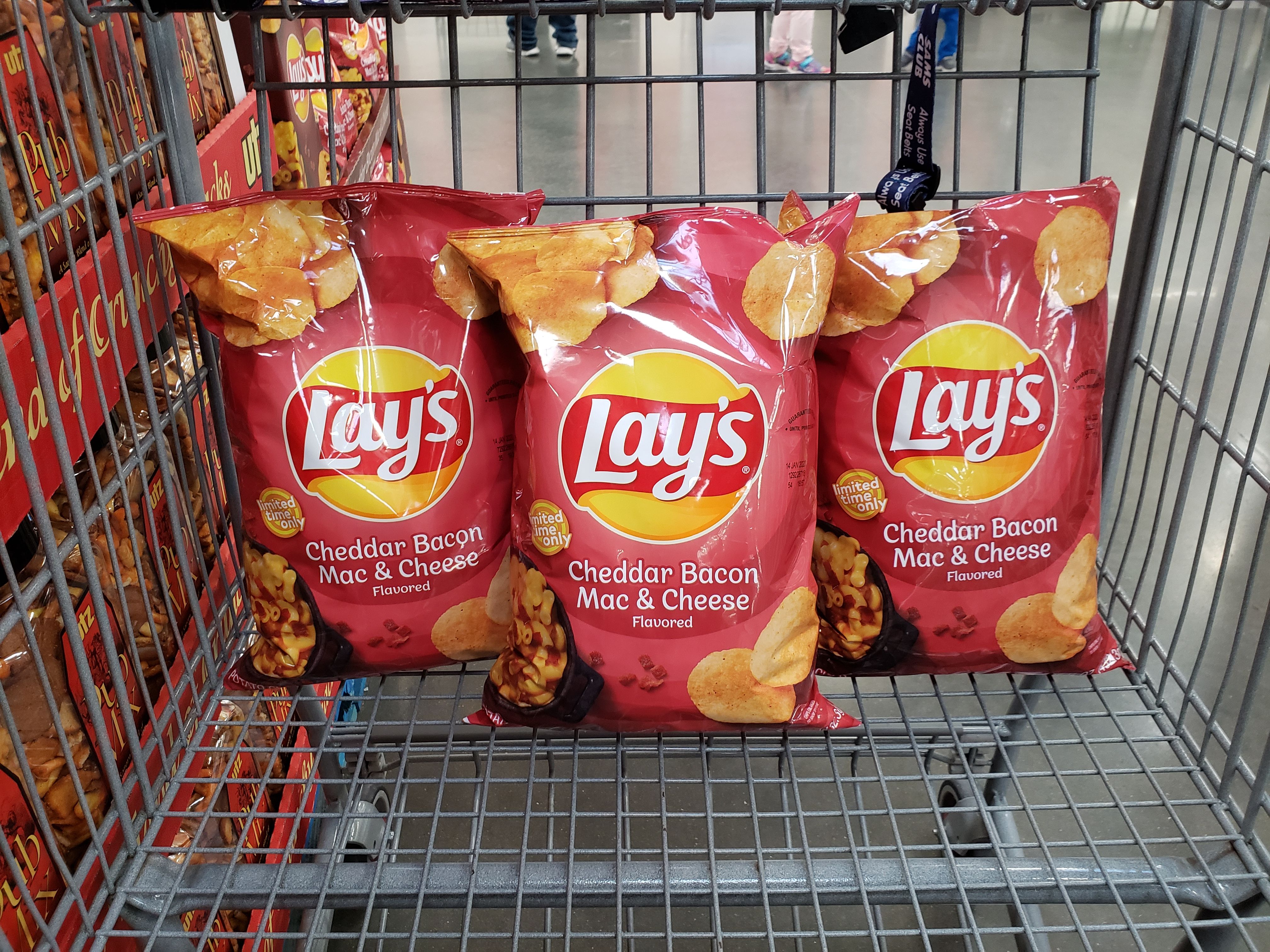 You Can Buy Lay's Cheddar Bacon Mac & Cheese Chips At Sam's Club