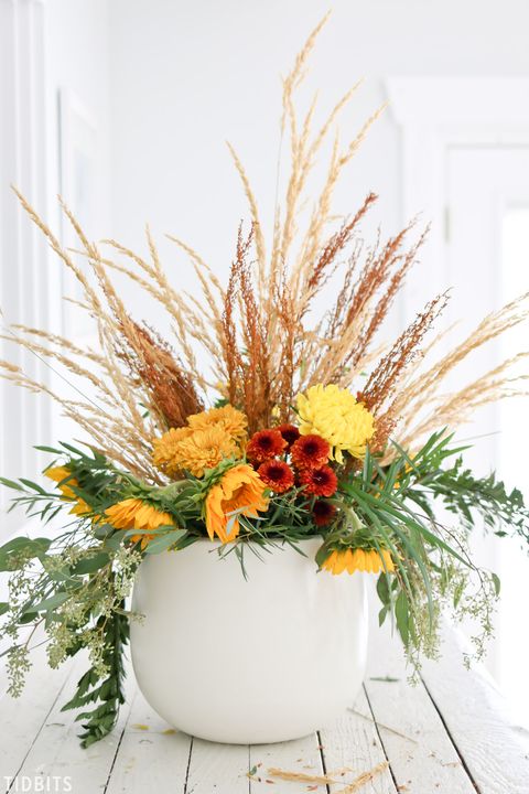 layered fall floral arrangement thanksgiving centerpieces