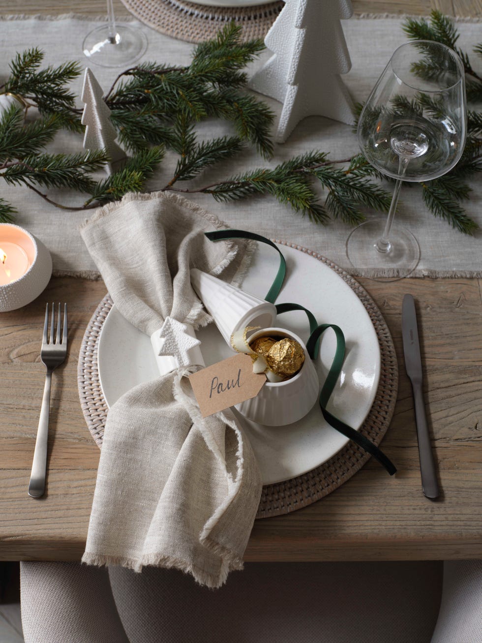 Scandi Christmas Table Setting Ideas 2023