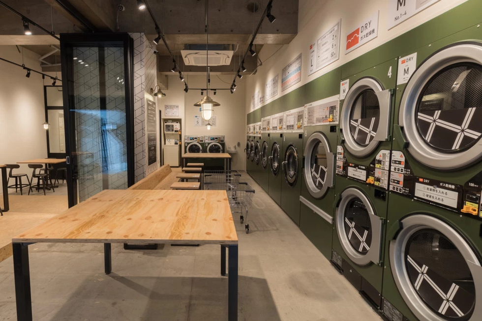 日本爆紅 BALUKO「洗衣咖啡館」！超迷人的複合式空間，不再呆坐自助洗衣機前發呆！