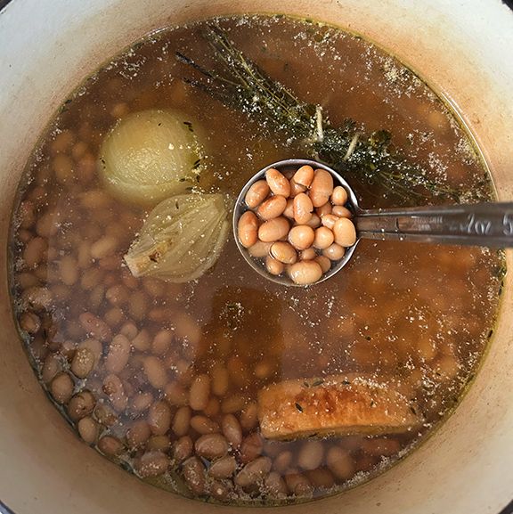 white beans in a le creuset dutch oven