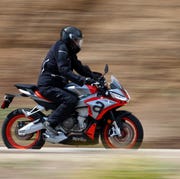 Aprilia Tuono 660 aprilia tuono 660