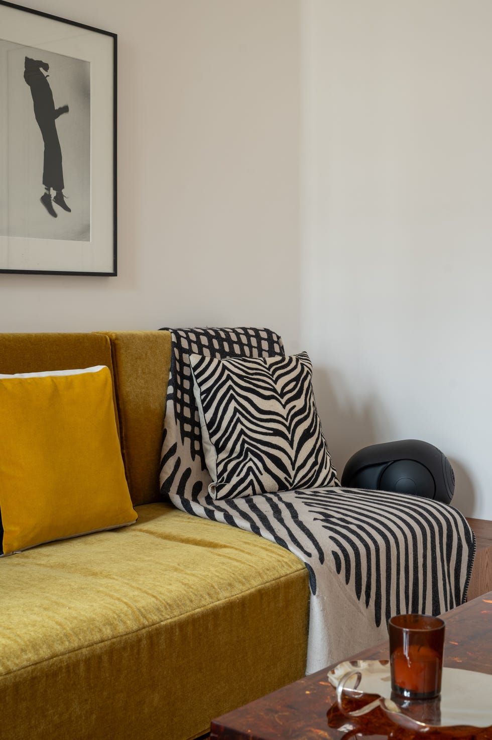 apartamento parisino con diseno atemporal, piezas vintage y atmosfera calida