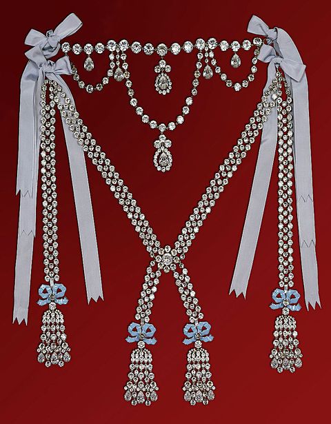 notorious diamonds in history, most scandalous jewels in the world, marie antoinette diamond necklace, marie antoinette jewelry