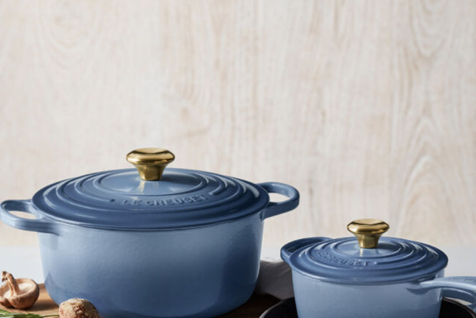 https://hips.hearstapps.com/hmg-prod/images/le-creuset-1634047033.png?crop=1.00xw:0.674xh;0,0.226xh&resize=980:*