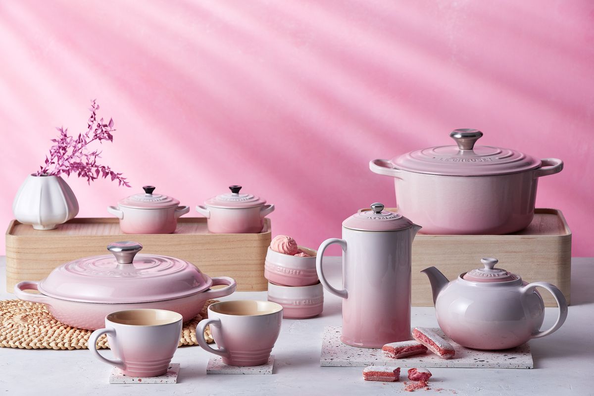 links ervaring Op grote schaal Le Creuset launches new soft pink colourway