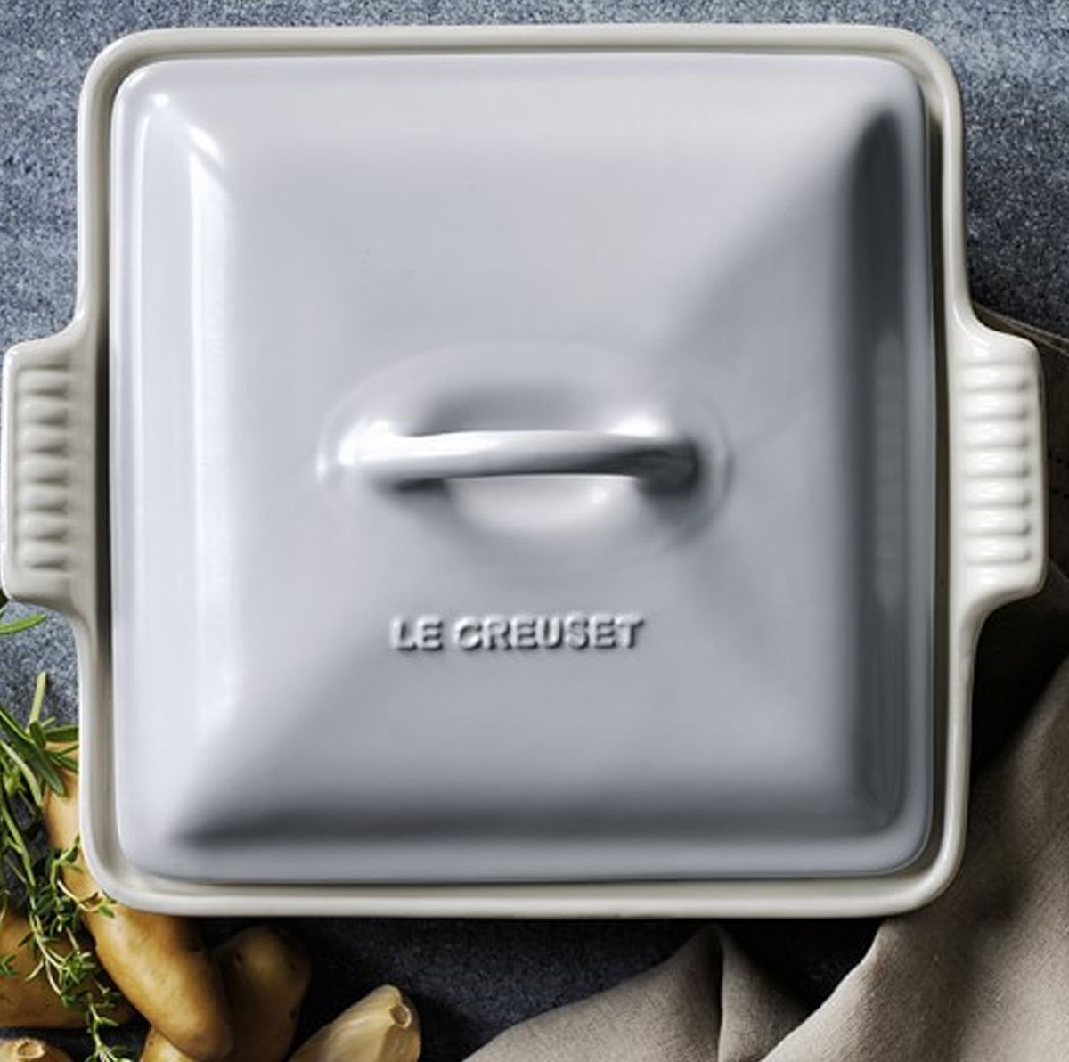 Le Creuset Heritage Stoneware Shallow Square Covered Baking Pan