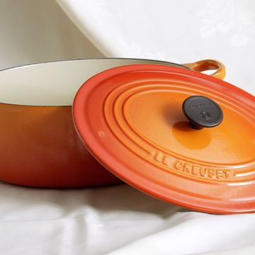 le creuset products for christmas gift guide central oval french oven 01 december 2003