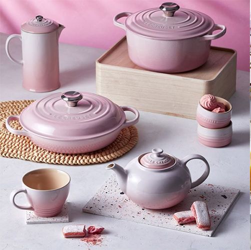 constante Tussen Voorlopige Le Creuset's New Shell Pink Collection Is Here To Shop