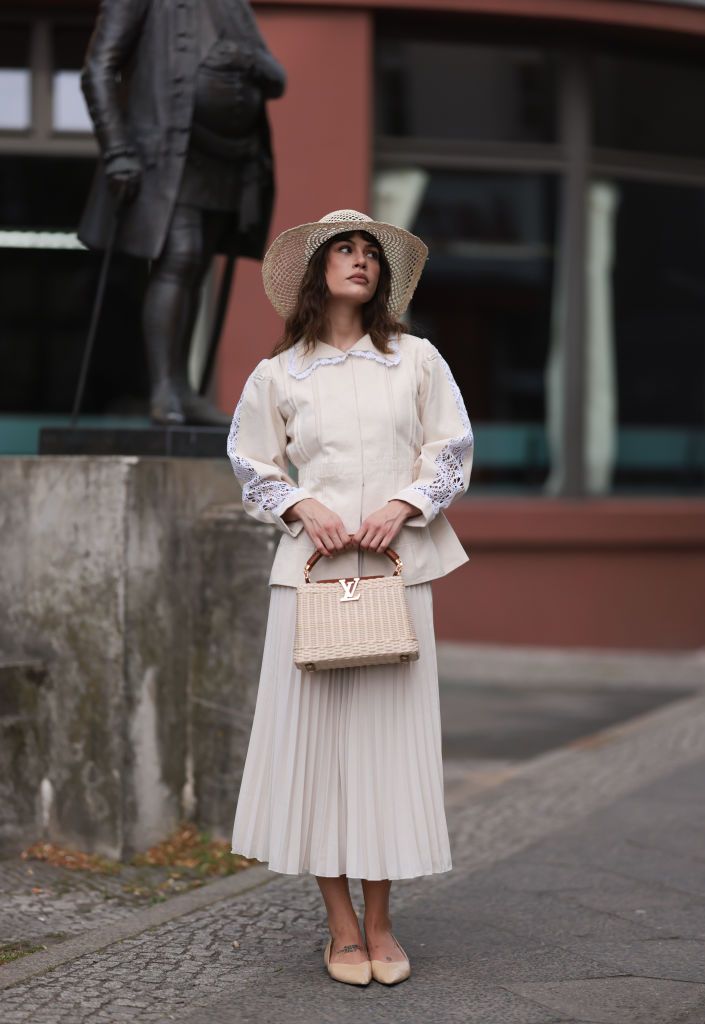 Tendencias, belleza y moda: 16 looks con estilo de falda blanca que te  encantarán