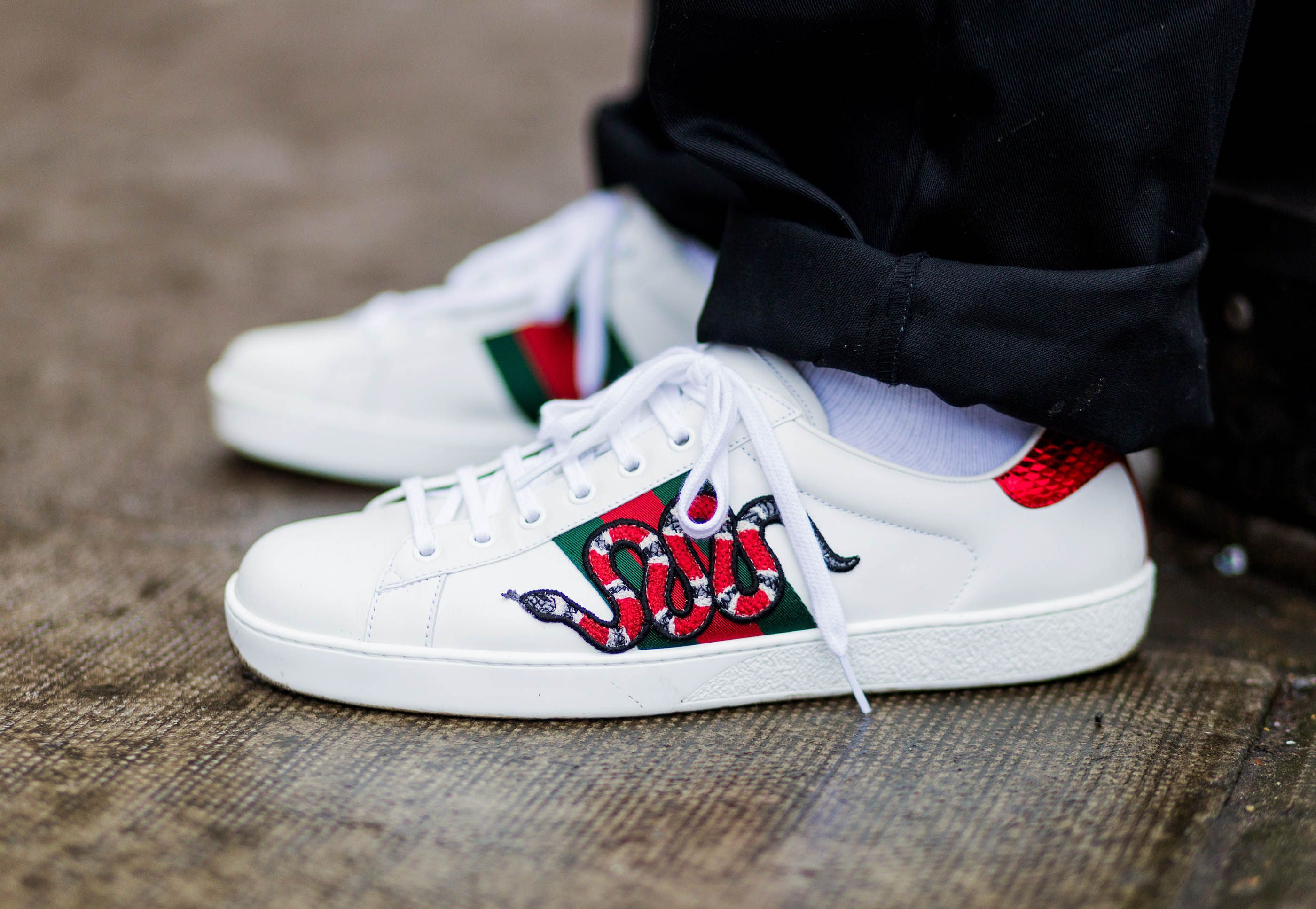 You Can Now Try On Gucci s Signature Ace Sneakers With an App