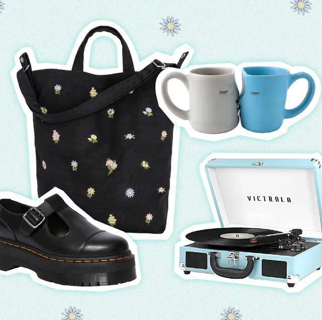 15 Best Christmas Gifts for Girlfriends - Thoughtful Holiday Gifts for Your  Girlfriend