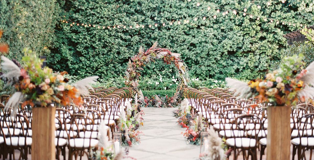 Aisle, Arch, Floral design, Floristry, Architecture, Flower Arranging, Ceremony, Flower, Wedding reception, Plant, 