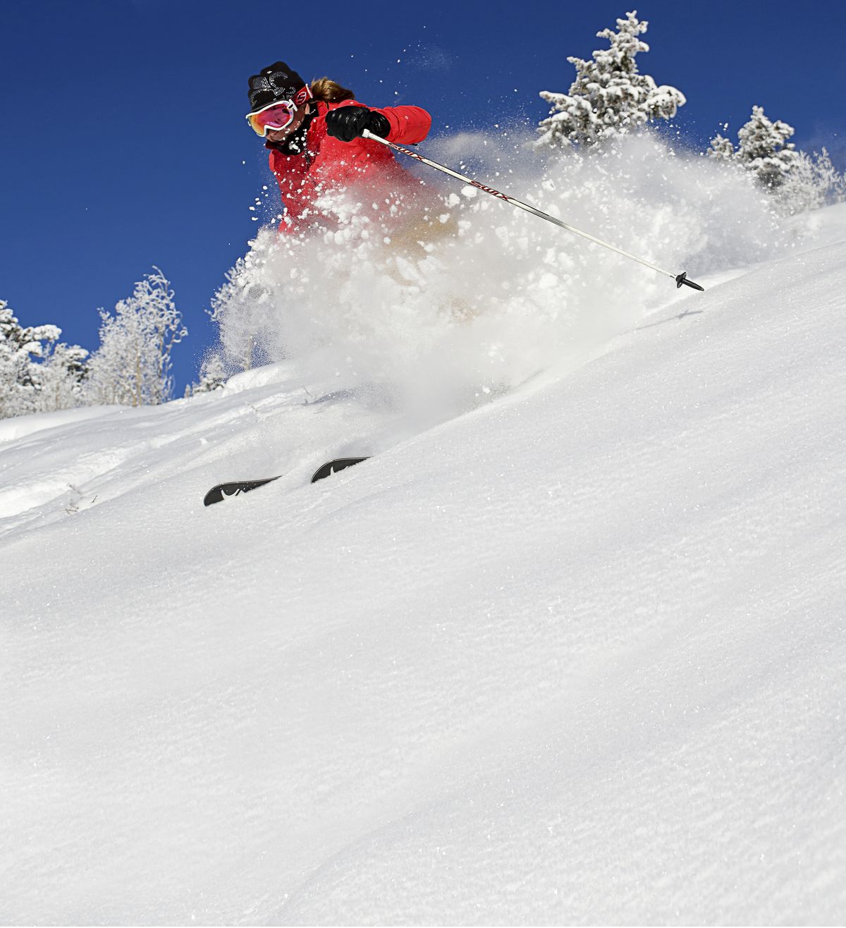 Snow, Skier, Ski, Recreation, Outdoor recreation, Geological phenomenon, Skiing, Ski Equipment, Winter, Piste, 