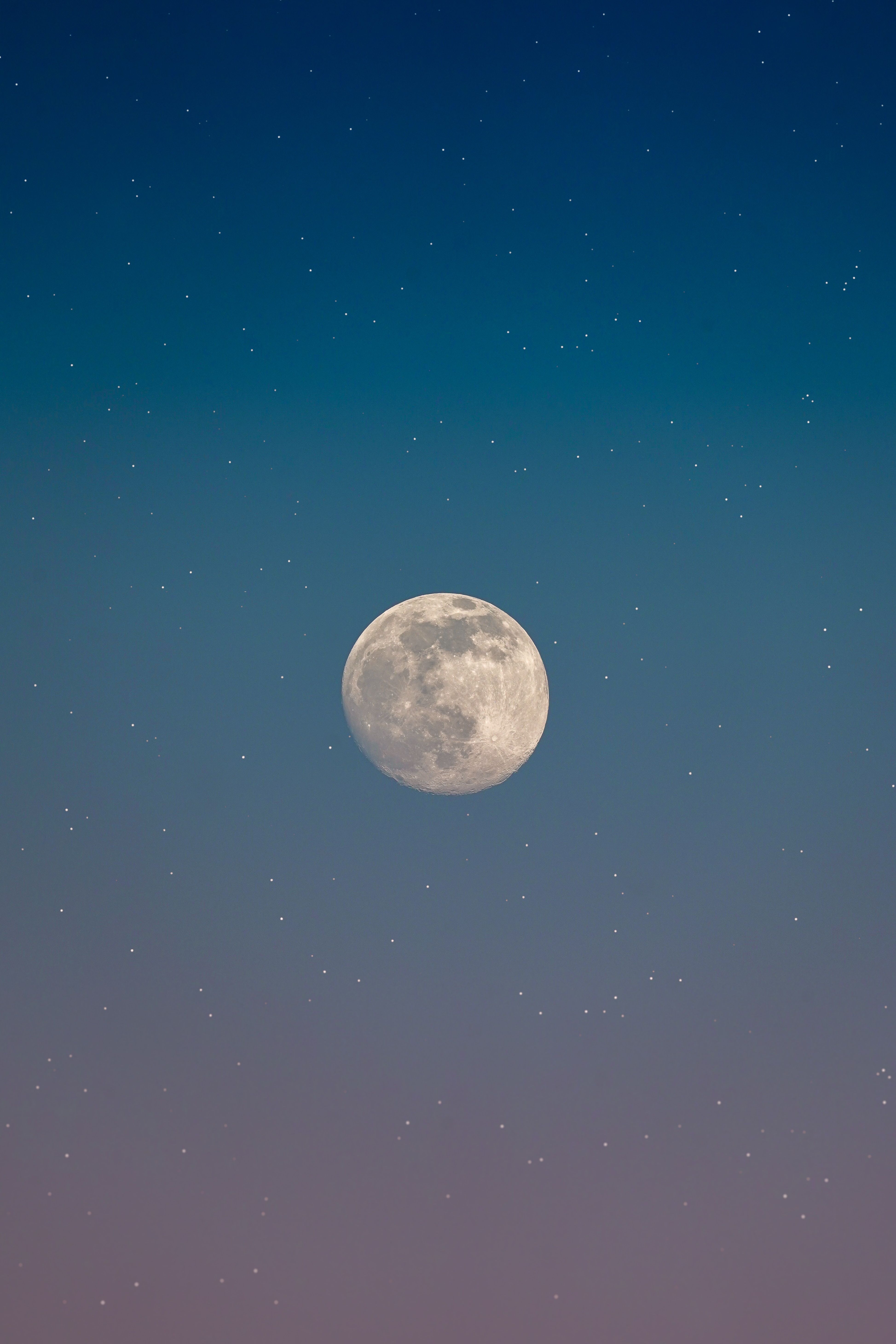 Luna piena in Toro 28 ottobre 2023: effetti su amore e psiche