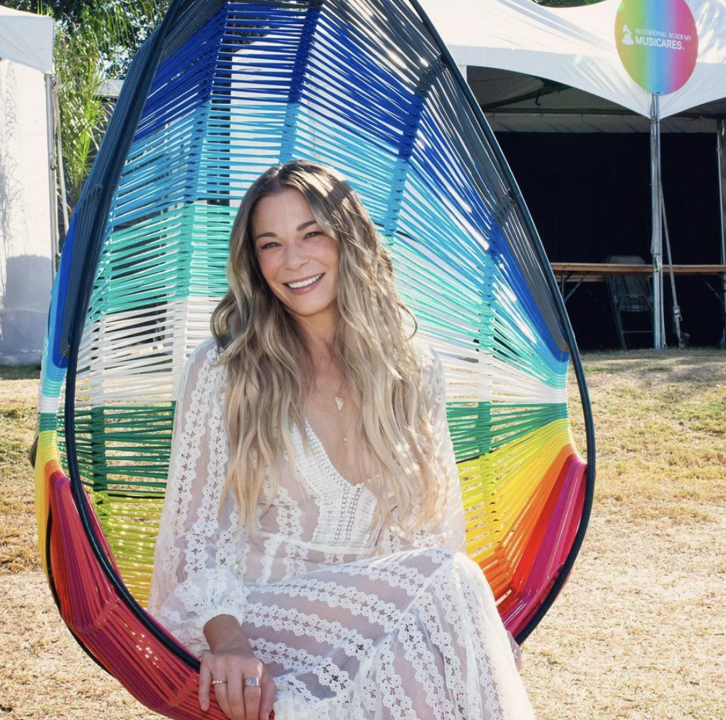1020px x 1012px - Country Singer LeAnn Rimes Just Rocked a Nearly Nude Dress That Has Fans  Going Wild