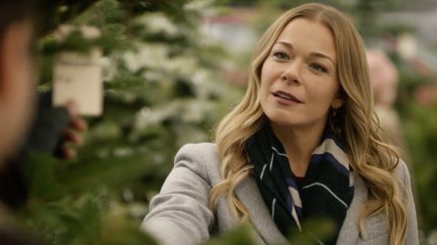 preview for EXCLUSIVE: See Hallmark's "It's Christmas, Eve" Teaser Starring LeAnn Rimes