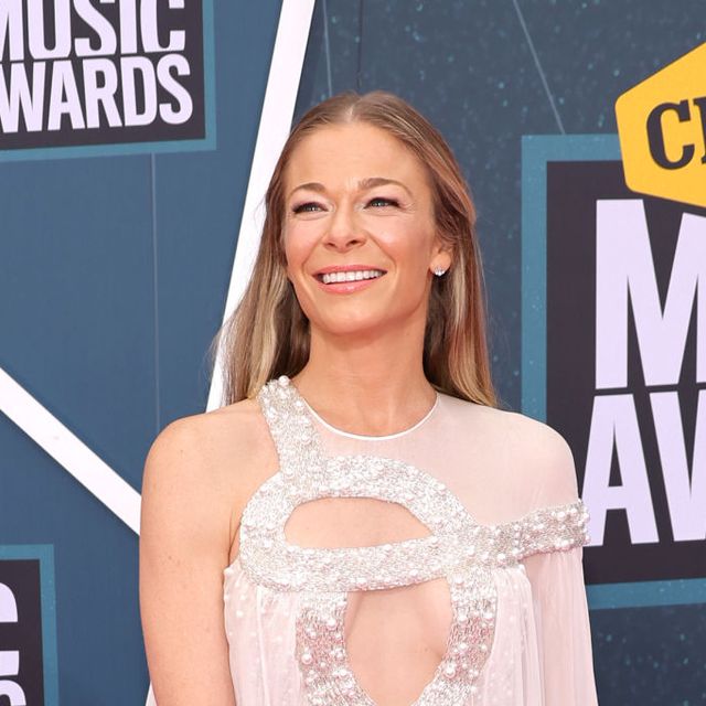 leann rimes the great sweatpants leann rimes at country music awards red carpet