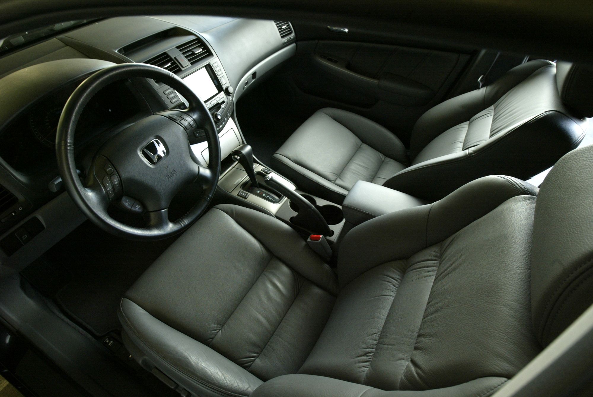 Volkswagen GTI Interior Detail-Driven | WardsAuto