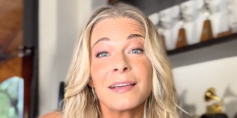 preview for 6 Things to Know About LeAnn Rimes