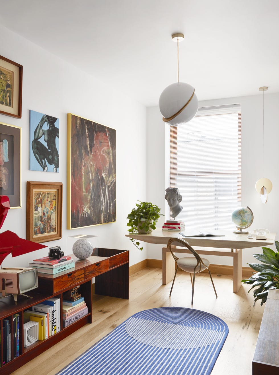 British designer Lee Broom and his New York apartment