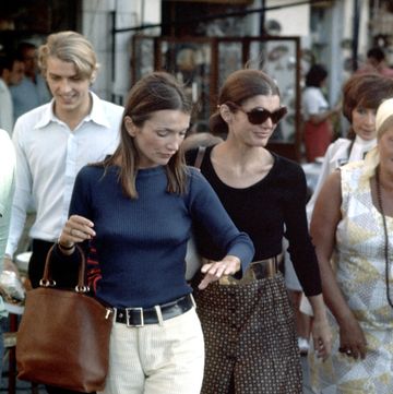jackie kennedy and family shopping in capri august 24, 1970