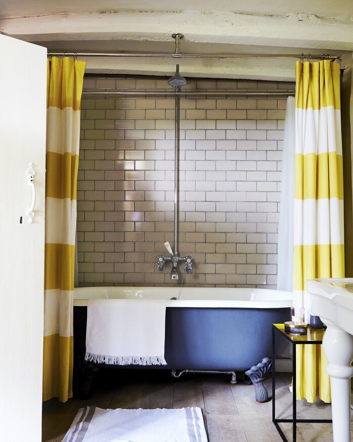 leftover fabric diy ideas bathroom curtains