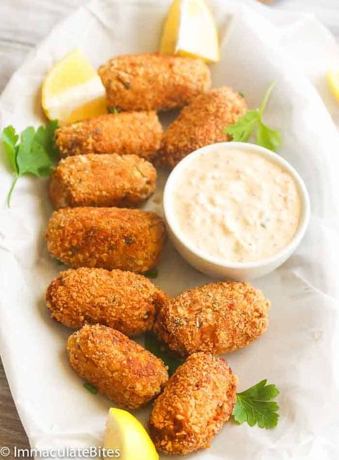 salmon croquettes with dip