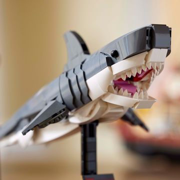 shark build with the lego jaws set