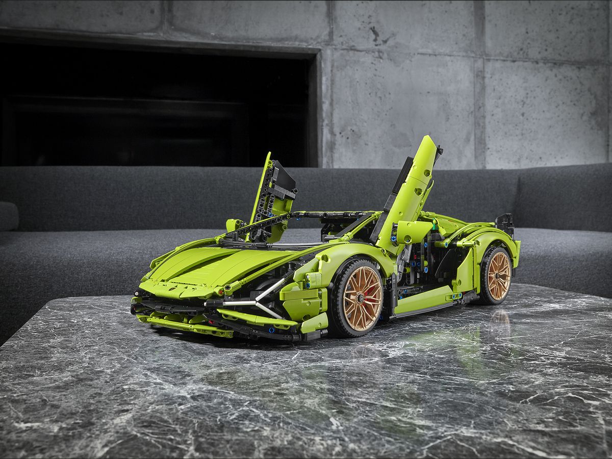 Lego Technic Lamborghini Sián has Scissor Doors, Paddle Shifter