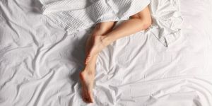 white, bed sheet, hand, leg, arm, textile, linens, dress, bedding, gesture,