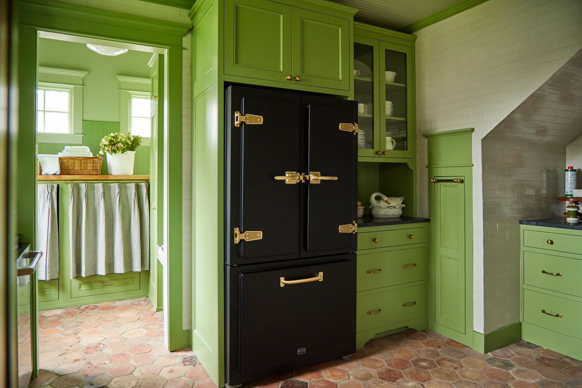 57 White Kitchen Ideas That Are Design Heaven