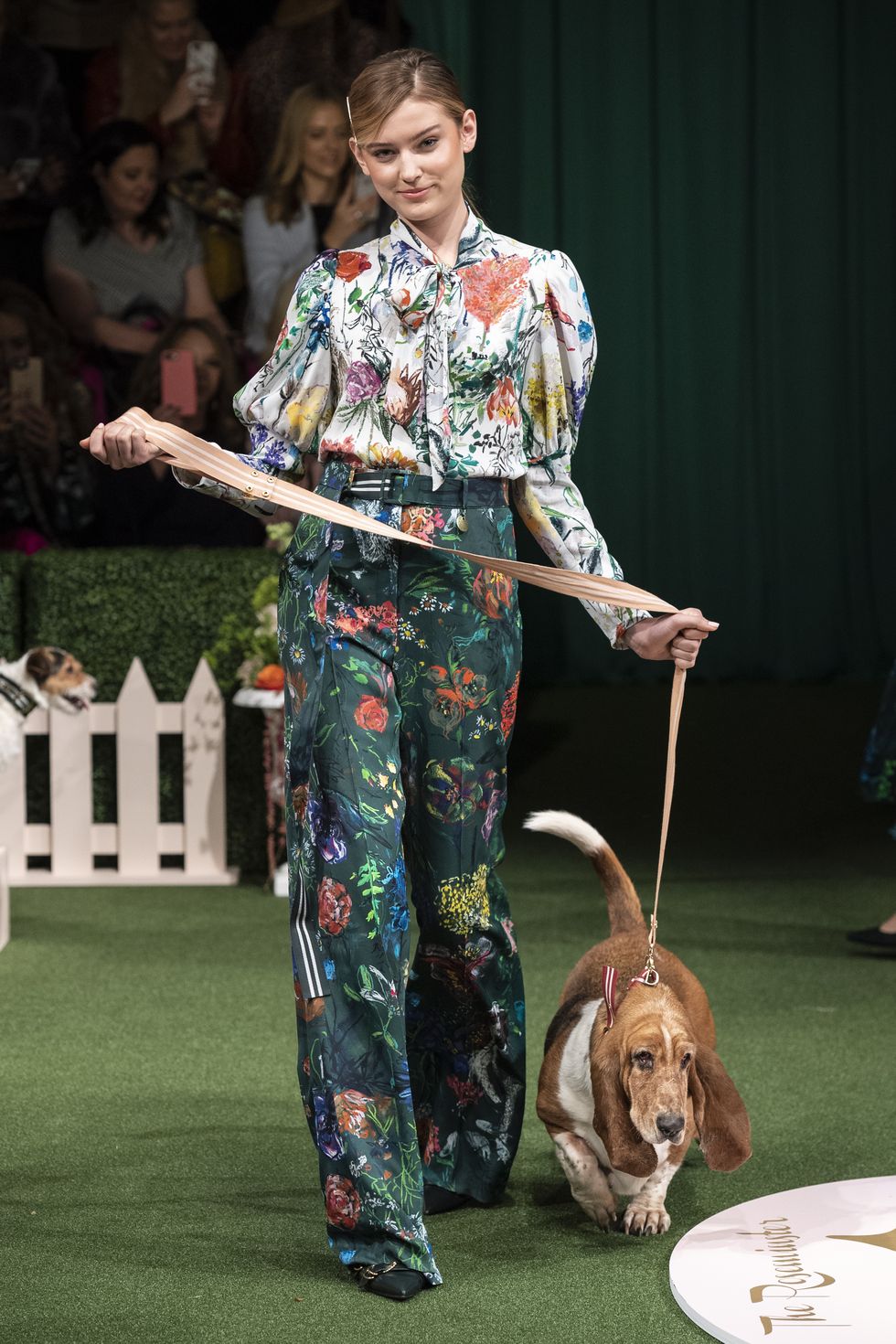 【紐約時裝週】到底是時裝秀還是狗狗展？Lela Rose 秋冬系列的狗狗印花融化了少女心！