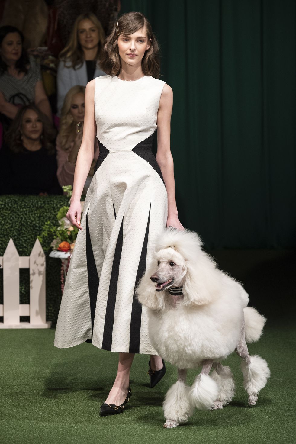 【紐約時裝週】到底是時裝秀還是狗狗展？Lela Rose 秋冬系列的狗狗印花融化了少女心！