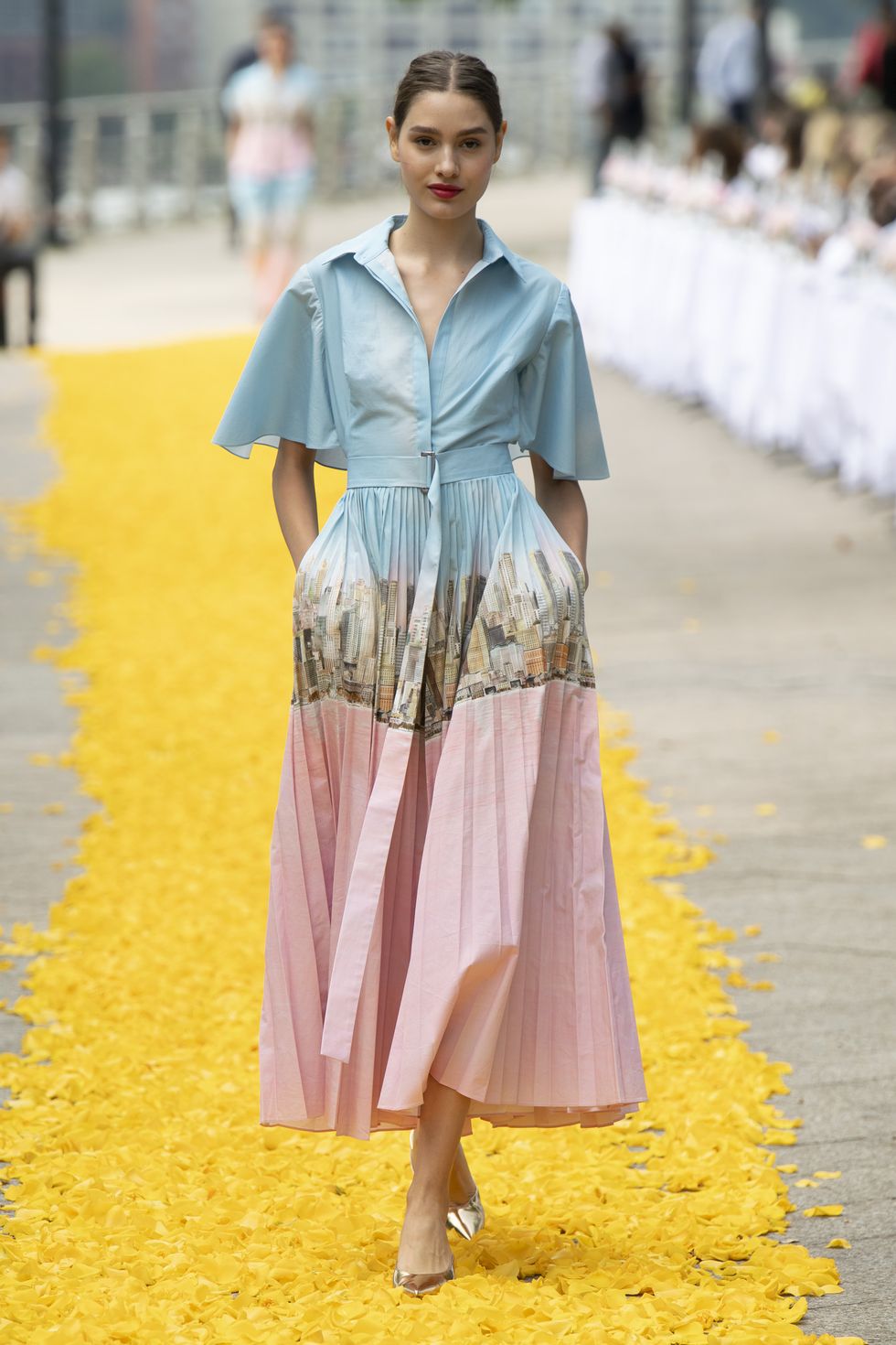 【紐約時裝週】Lela Rose 將紐約天際線縮影在洋裝上！一系列馬卡龍色設計太夢幻啦