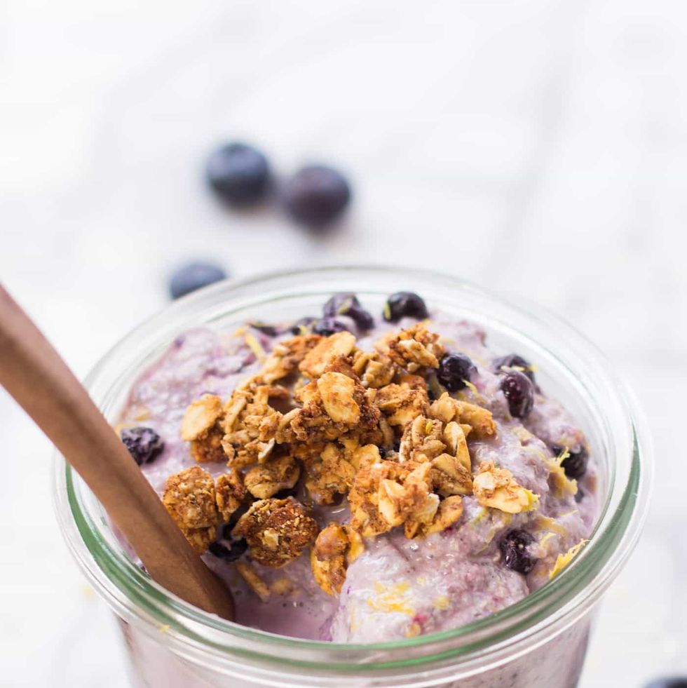 Overnight Oats - 400 calories breakfast! - Made by Moni
