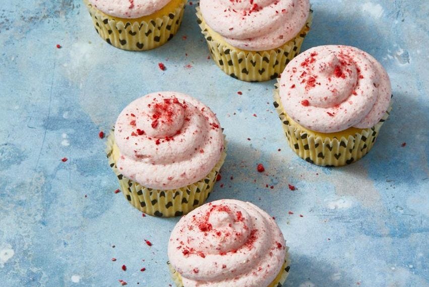 lemon cupcakes with strawberry frosting