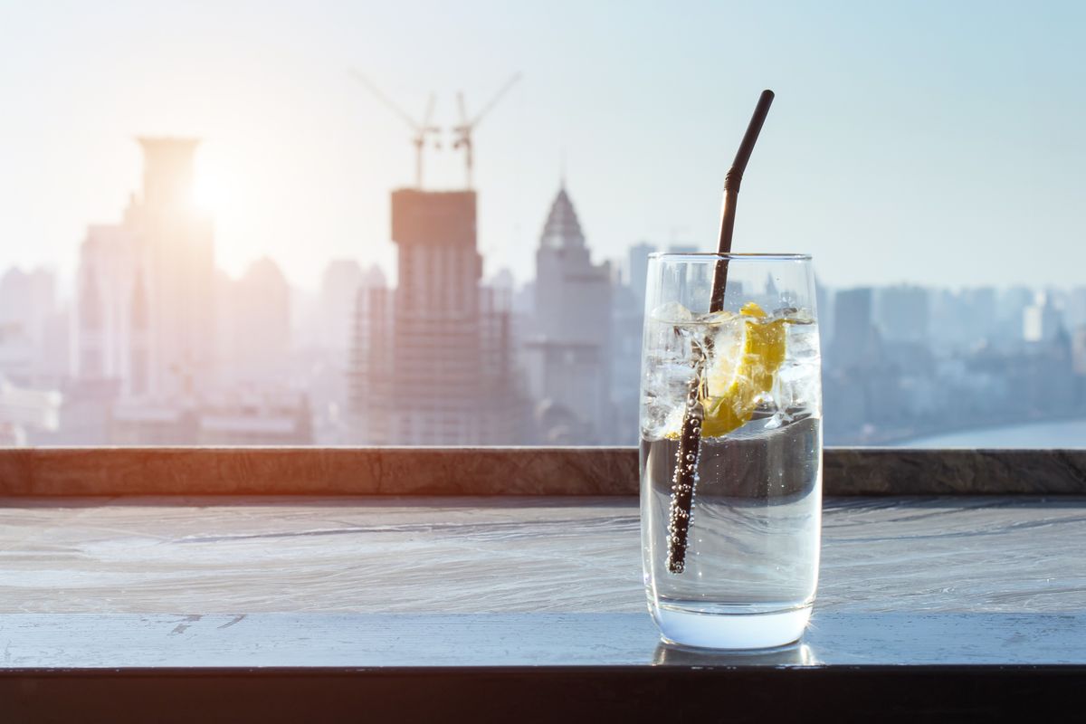 Lemon drinks with city background
