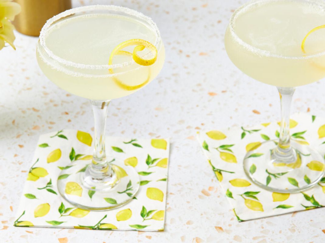 Best Lemon Drop Martini (Easy Cocktail Recipe!) – A Couple Cooks