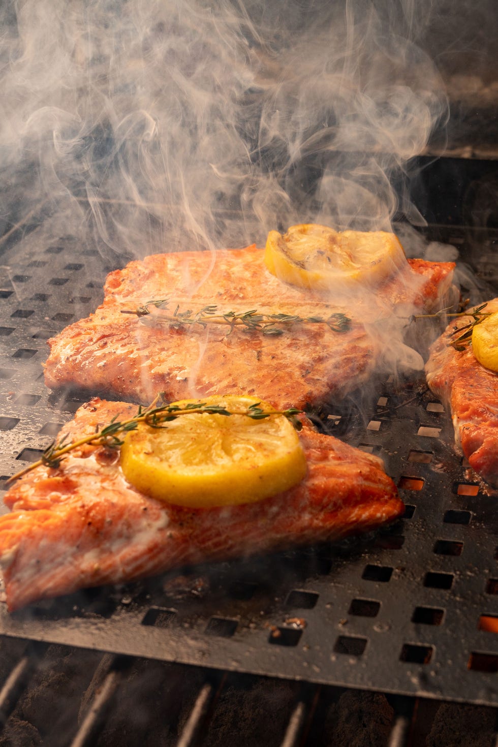 Barbecue grill, Barbecue, Grilling, Food, Cuisine, Dish, Outdoor grill, Cooking, Ingredient, Pork steak, 