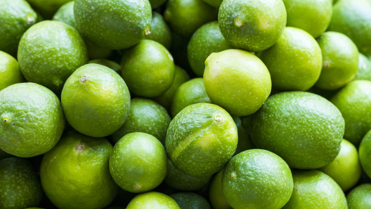 preview for How To Cut A Lime Like A Professional Bartender