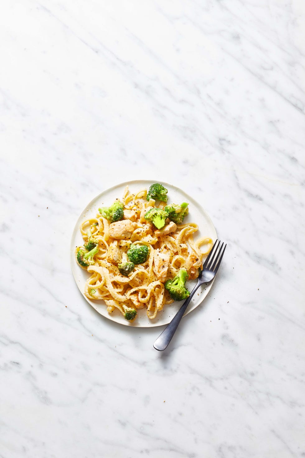 lemon pepper linguine with creamy chicken and broccoli