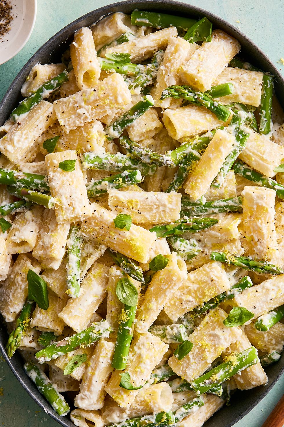pasta tossed with asparagus and creamy ricotta