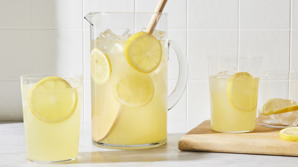 Best Homemade Lemonade Recipe - How To Make Homemade Lemonade