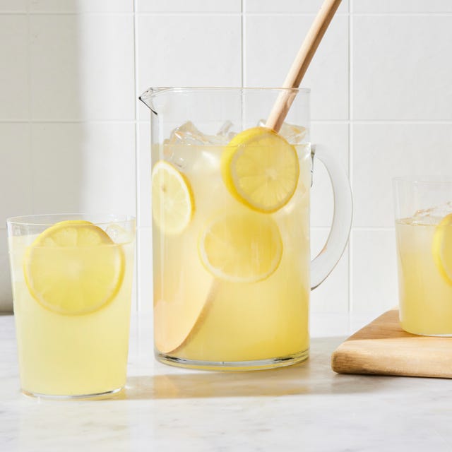 homemade lemonade with lemon slices