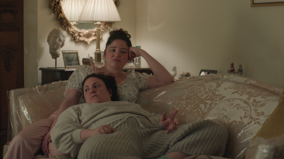 lena dunham and megan stalter in too much