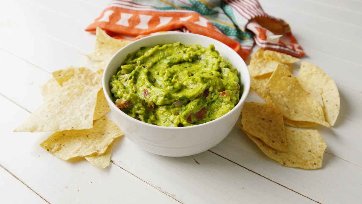 Easy Guacamole Recipe - Play Party Plan