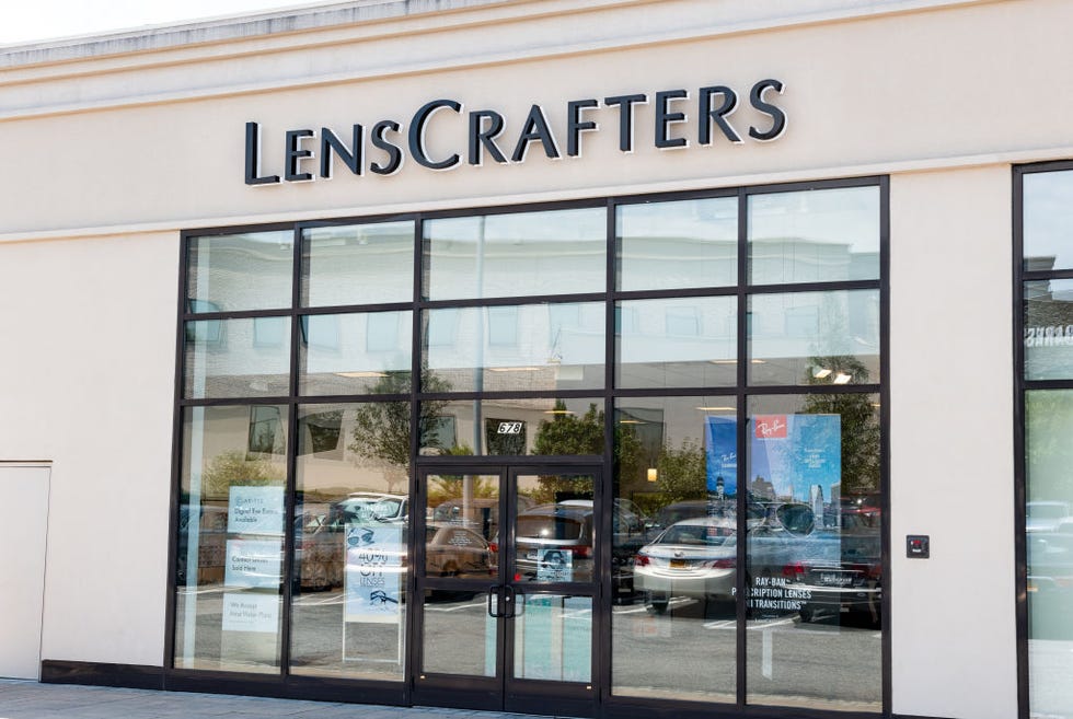 lenscrafters store in scarsdale, new york