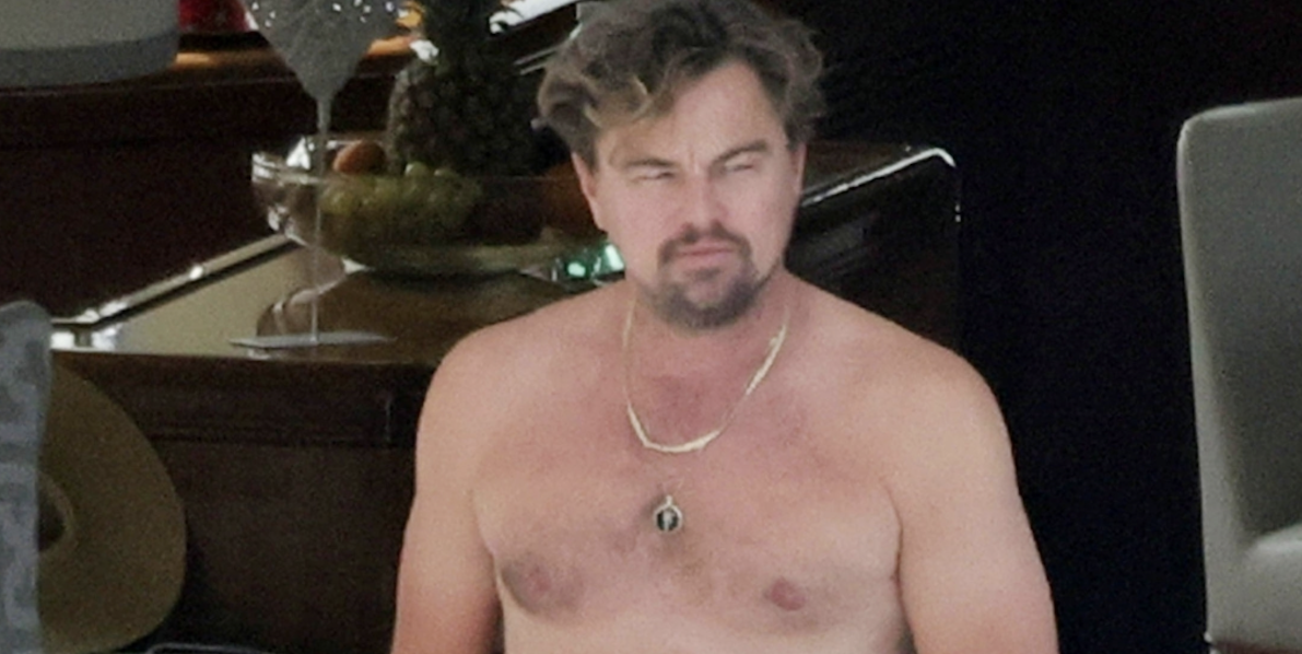 Leonardo DiCaprio ressemble au roi du monde en vacances en yacht