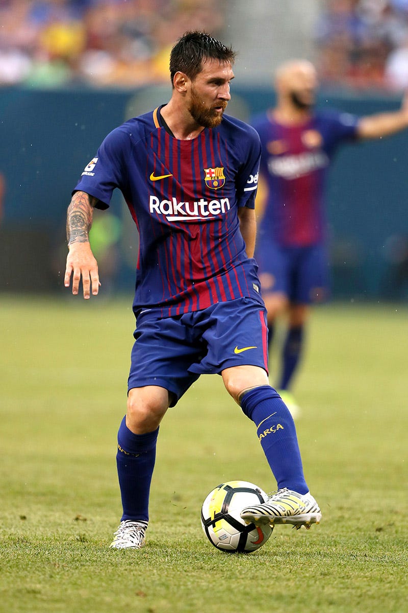Player, Soccer, Sports, Soccer player, Sports equipment, Football player, Team sport, Ball game, Football, Sport venue, 